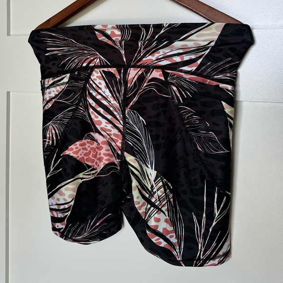 Puma Women’s Athletic Shorts with Pockets - Picture 3 of 4